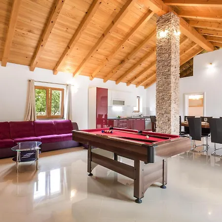 4 Bedroom In Gostinjac