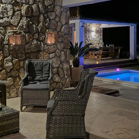 4 Bedroom In * Gostinjac