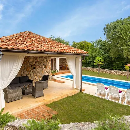 4 Bedroom In Gostinjac