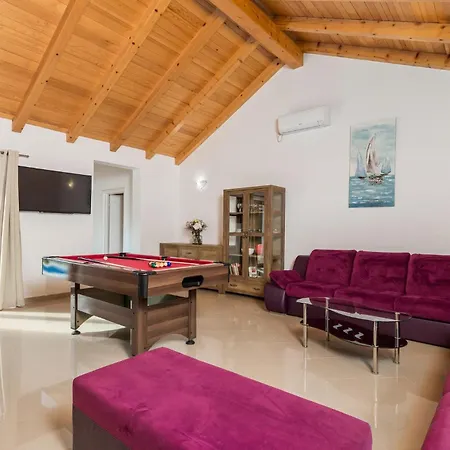 Gorgeous In With Kitchen Holiday home Gostinjac