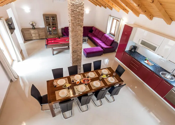 4 Bedroom In 別荘 Gostinjac