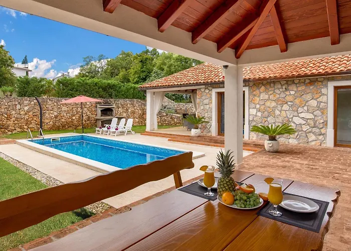 4 Bedroom In *