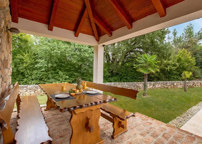 4 Bedroom In Gostinjac