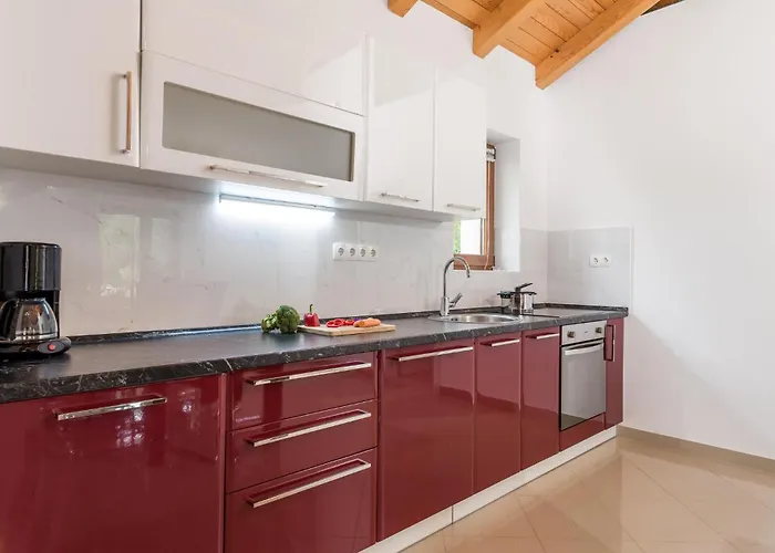 4 Bedroom In *