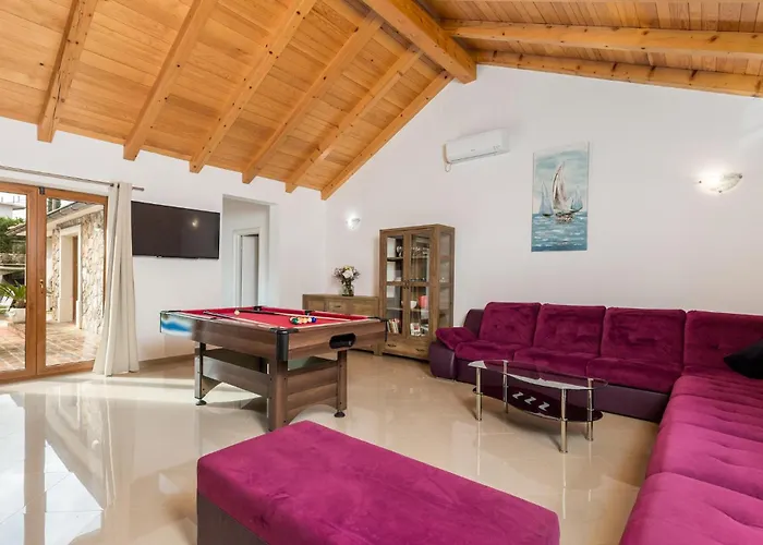 4 Bedroom In Feriehus Gostinjac