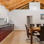 Pet Friendly In *