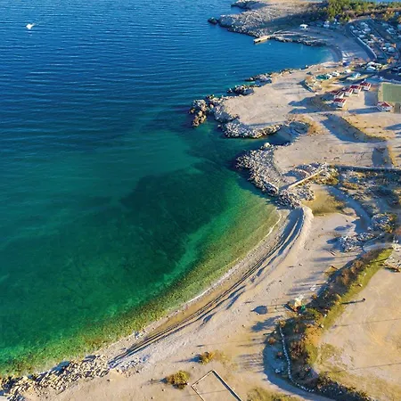 Prázdninový dům 4 Bedroom In *